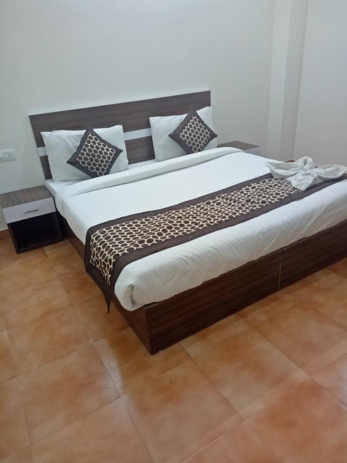 Hotel Nathu Palace นิวเดลี ภายนอก รูปภาพ