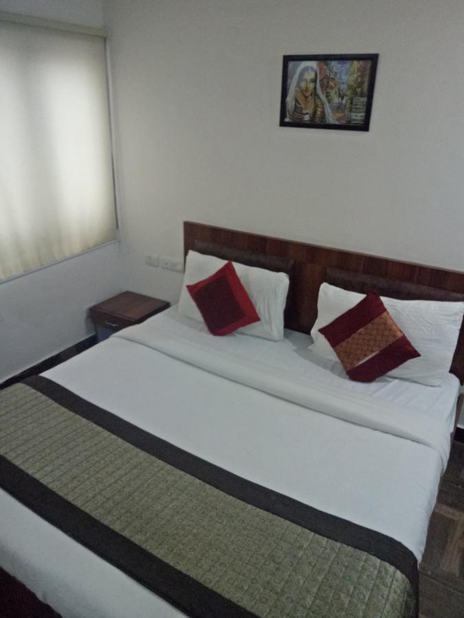 Hotel Nathu Palace นิวเดลี ภายนอก รูปภาพ
