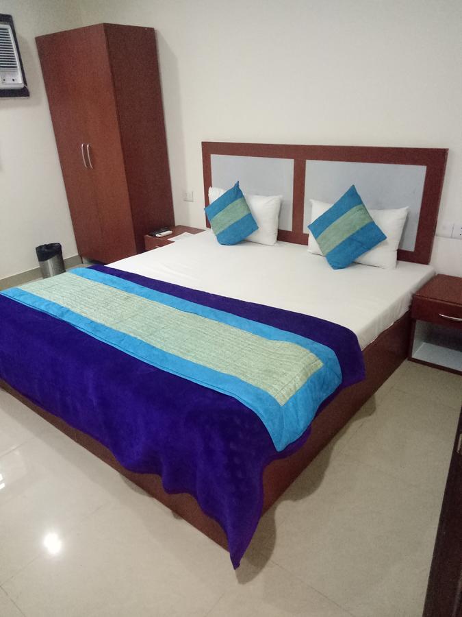Hotel Nathu Palace นิวเดลี ภายนอก รูปภาพ