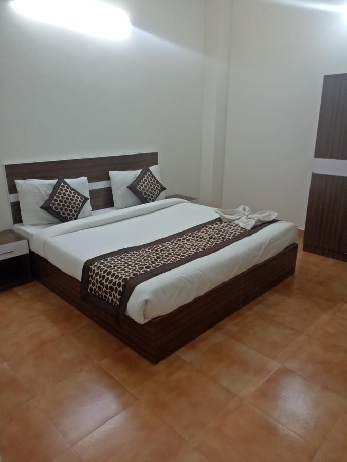Hotel Nathu Palace นิวเดลี ภายนอก รูปภาพ